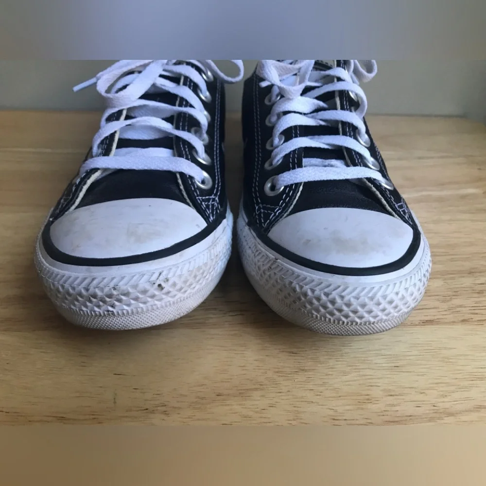 Converse Chuck Taylor All Star Leather Size: US Mens 4.5 Wo’s 6.5 EUR 37